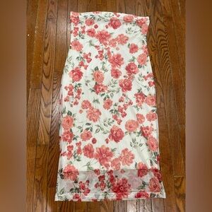 Full circle trends
Floral Print Strapless Dress